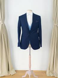 Faut Il Songer Au Trois Pieces Pour Les Mariages Cet Ete