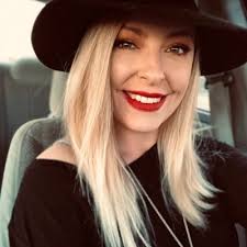 Fallon Redding (@fallonbarnes04)