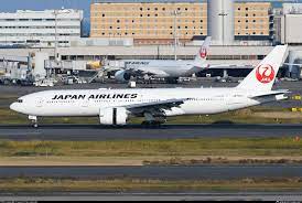 JA703J Japan Airlines Boeing 777-246ER Photo by Suparat Chairatprasert | ID  1408707 | Planespotters.net