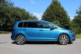 Die technischen neuerungen ergänzen sich auch mit der optischen ansicht. Test 2015 Vw Touran 2 0 Tdi 150 Ps