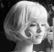 Vintage hairstyles are ones that channel the iconic and defining hairdos of previous decades. Blonde Voluminous Straight Vintage Hair Vintage Short Hair Vintage Short Haircuts Vintage Bob Hairstyle