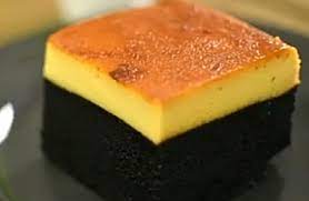 Masukkan adunan kek ke dalam puding karamel yang sudah siap kukus tadi. Puding Karamel Coklat Moist