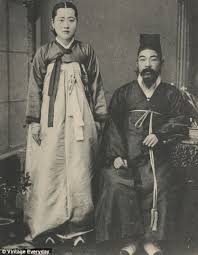 Dynasty On Film Fascinating Photographs Capture The Opulent Life Of The Joseon Family In A United Korea More Than A Century Ago Korean History Ancient Korea Korean People