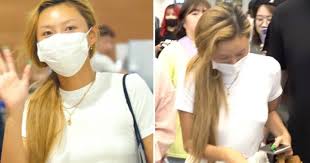 14.11.2021 · joined jun 15, 2019 posts 126,602 reaction score 171,278 points 128,820 plus coins ⨭2,283,448 elite points (sept. Hwasa Draws Attention When Wearing No Bras To The Airport Netizens Noisy Allkpop