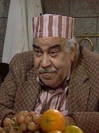 عبدالله فرغلي.. "ملواني" مدرسة المشاغبين لم يعلم مدرس اللغة الفرنسية الأنيق  أنه سيصبح يوماً ما، أحد عمالقة الكوميديا والمسرح في تاريخنا الحديث، فبرغم  أنه كان مدرساً للغة الفرنسية التي يطمح الكثيرين أن
