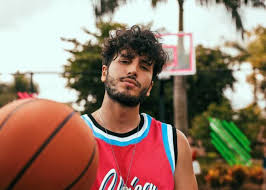 Your current browser isn't compatible with soundcloud. Colombian Singer Sebastian Yatra Celebrates With Chica Ideal Datebook