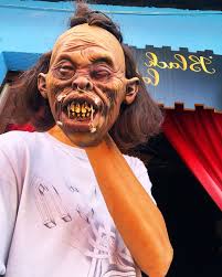 🪞I'm so ugly, that's okay, 'cause so are you … #selfie #selfiemirror  #selfish #ugly #me #you #lithium #nirvana #happyface #jibaro #tsantsa  #everydayishalloween