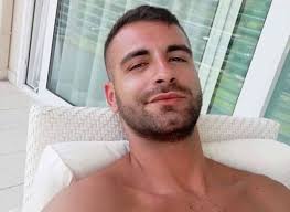 Giovanni ciacci paparazzato dal settimanale chi, mentre si bacia con un uomo. Chi E Damiano Allotta Il Fidanzato Di Giovanni Ciacci Caffeina Magazine