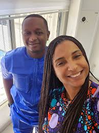 On vient de loin et connaissant ton intégrité, ta rigueur et ton  professionnalisme je ne peux être que fière et contente pour toi. Bon vent  et bonne chance Mr check it out,