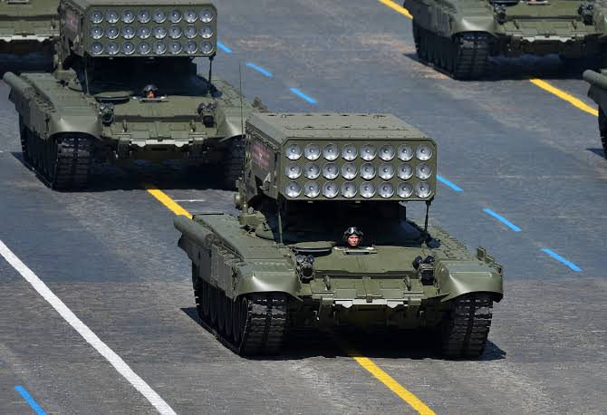 Ukraine Struck Russian TOS-1A “Solntsepyok” Flamethrower Hidden 25km From  Frontline, Video — UNITED24 Media