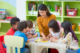 Ucapan selamat hari guru yang sederhana namun penuh makna bisa menjadi salah satu cara memberikan terima kasih guruku, untuk tak pernah menyerah membimbingku menemukan versi terbaik dari diriku. 30 Ucapan Hari Guru Nasional Yang Menyentuh Hati Penuh Makna