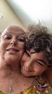 Julia Palm (@mamaofkandg)