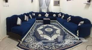 كنب مخملي اللون كحلي استخدام نظيف