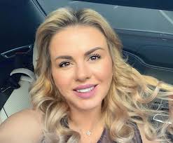— как вы в этом клипе оказались вообще? Moe Serdce Zanyato Anna Semenovich Prokommentirovala Sluhi O Romane S Dmitriem Gubernievym