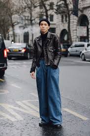 The Best Street Style From London S Fall 2017 Men S Shows Mens Street Style Cool Street Fashion Mens Winter Fashion