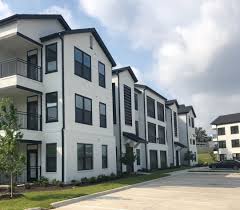 One Of Our New Garden Style Apartment Concepts Opening In San Antonio Hill Country Plaza A Great Example Of Design E House Styles Architecture Garden Styles