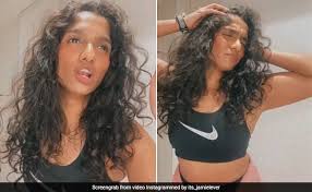Welcome to shakira's official youtube channel. Watch Jamie Lever As Desi Shakira In This Hilarious Video