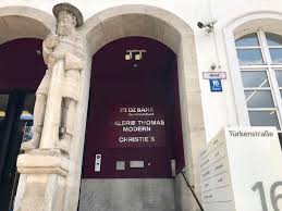 Dz Bank Ag On Twitter Insider Tipp Fur Munchen Unser Dzbank Standort In Der Maxvorstadt Teilt Sich Das Gebaude Mit Christiesinc Galerie Thomas Wittenbrink5h Die Tolle Kunst Zeigen Lohnt Sich Https T Co I0eoaxddlf