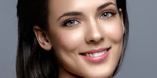 4 tendencias de maquillaje de noche y fiesta que te harán brillar