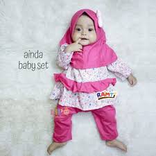 Nah, sebelum itu, bunda perlu mengetahui dulu jadwal makan bayi 6 bulan agar memasuki usia 6 bulan, bayi sudah bisa diberi makanan pendamping asi (mpasi). 15 Trend Terbaru Baju Muslim Couple Ibu Dan Bayi 6 Bulan Trend Couple