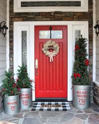 Win Sisters On Instagra Front Porch Christmas Decor Front Door Christmas Decorations Front Porch Decorating