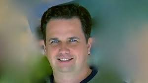 Dean Wendt's Instagram, Twitter & Facebook