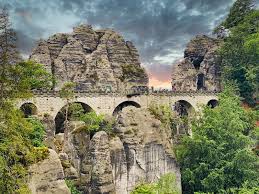 Die bastei ist die berühmteste felsformation der sächsischen schweiz und daher auch das beliebteste ausflugsziel der region. Top 12 Sehenswurdigkeiten In Der Sachsischen Schweiz Ostsachsen De