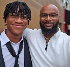 The senior Caleb Reed flexin for senior Day track meet! So proud of this  guy!