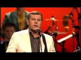григорий лепс и стас пьеха она не твоя Official Video 8 Solomennyj Shalash Youtube Koncert Muzyka Shalash