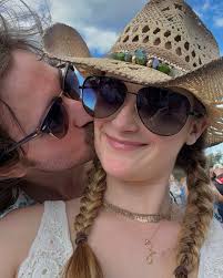 So Jenna Rink, Maverick, and Aphrodite walk into a bar… #halloweekend  #ripmysunglasses 🧡