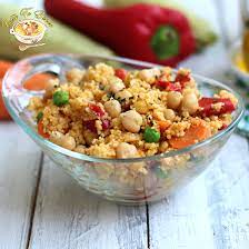 Ponete le verdure al centro di ogni piatto di couscous, e profumate con le foglioline di menta spezzettate a mano 27. Insalata Di Ceci E Cous Cous Con Verdure Tutto Fa Brodo In Cucina