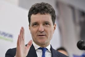 Nicușor Dan, ironic după ce i-a fost respinsă sesizarea referitoare la  fotografiile publicate de Elena Lasconi. ''Mulțumim BEC pentru consecvență''