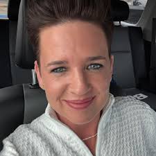 Have a seat.. I'll be right with YOU🖤 . . . 📍MKHair Monroe, La  318•789•9543