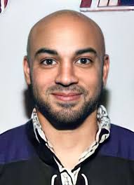 Player photos for the 2006-07 UMass-Boston at hockeydb.com