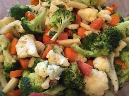 Salade De Brocolis Choux Fleur Et Carottes Elizabeth Theoret Nutritionniste Salade Brocoli Chou Fleur Recette De Salade De Brocoli