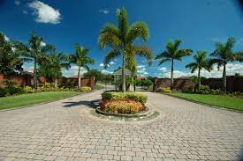 This research discovered that gated and guarded community scheme in malaysia is not effective enough in providing a safer living environment where crimes cases still occur. Gated And Guarded Community Entrance Driveway Landscaping Entrance Front Entryway