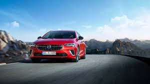 The opel insignia gsi 2021 differs from the standard insignia model after a facelift with a renovated bumper a dual end exhaust system a doorway special rims and an aerodynamic package. Opel Insignia Gsi Facelift Brings New Engine And Transmission