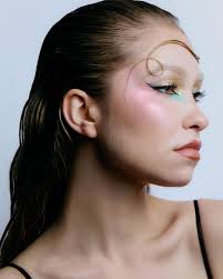 🧜‍♀️🧜‍♀️🌈thank you team!!! Photographer: @hannahrozelle_ MUA:  @makeupbymoorea Assist: @gabesuazo