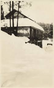 Large Snow Bank Next To The Cedarpines Grocery Store And Post Office In Cedarpines Park San Bernardino Mo San Bernardino Mountains Places To Go San Bernardino
