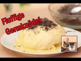 Thermomix Tm5 Fluffige Germknodel Dampfnudeln Mit Vanillesauce Youtube Dampfnudeln Thermomix Germknodel Rezept Thermomixrezepte