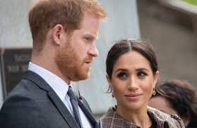 Il principe filippo, marito della regina elisabetta ii, e' deceduto a 99 anni al castello di windsor. T9vawmqijt66am