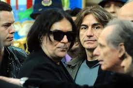 We did not find results for: Renato Zero E Il Figlio Roberto Adottato Per Non Lasciarlo Solo
