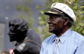 Rock 'n' roll legend Chuck Berry dies at 90