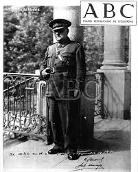 El General Miaja En Su Cuartel General En La Alameda De Osuna Historia De Espana La Republica Espanola Refugio Subterraneo