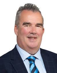 Janine Stratton's Instagram, Twitter & Facebook