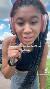 Ariana Bonner's Instagram, Twitter & Facebook