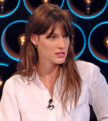 Charlotte cardin tabs, chords, guitar, bass, ukulele chords, power tabs and guitar pro tabs including main girl, les jupes, daddy, passive aggressive, paradise motion. Charlotte Cardin Hair Styles French Hair Hair Beauty