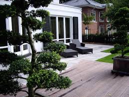 Gestaltungsidee Fur Garten Gastronomie Und Aussenanlagen Lass Dich Von Unseren Ideen Inspirieren Ilex Buxbaum Gartengestaltung Mediterraner Garten Garten