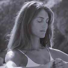 Charlotte Menard's Instagram, Twitter & Facebook