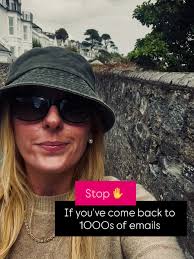 Slow Down in 60 seconds… Stop, Pause, Choose so you can respond rather than  react. If you've come back to 1000s of emails after the Summer then STOP.  PAUSE Choose the 4